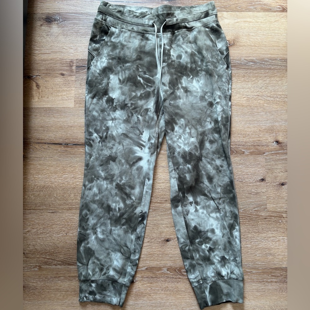 Lululemon Ready To Rulu High-Rise Jogger in Diamond Dye Light Sage Medium Olive - Picture 2 of 10